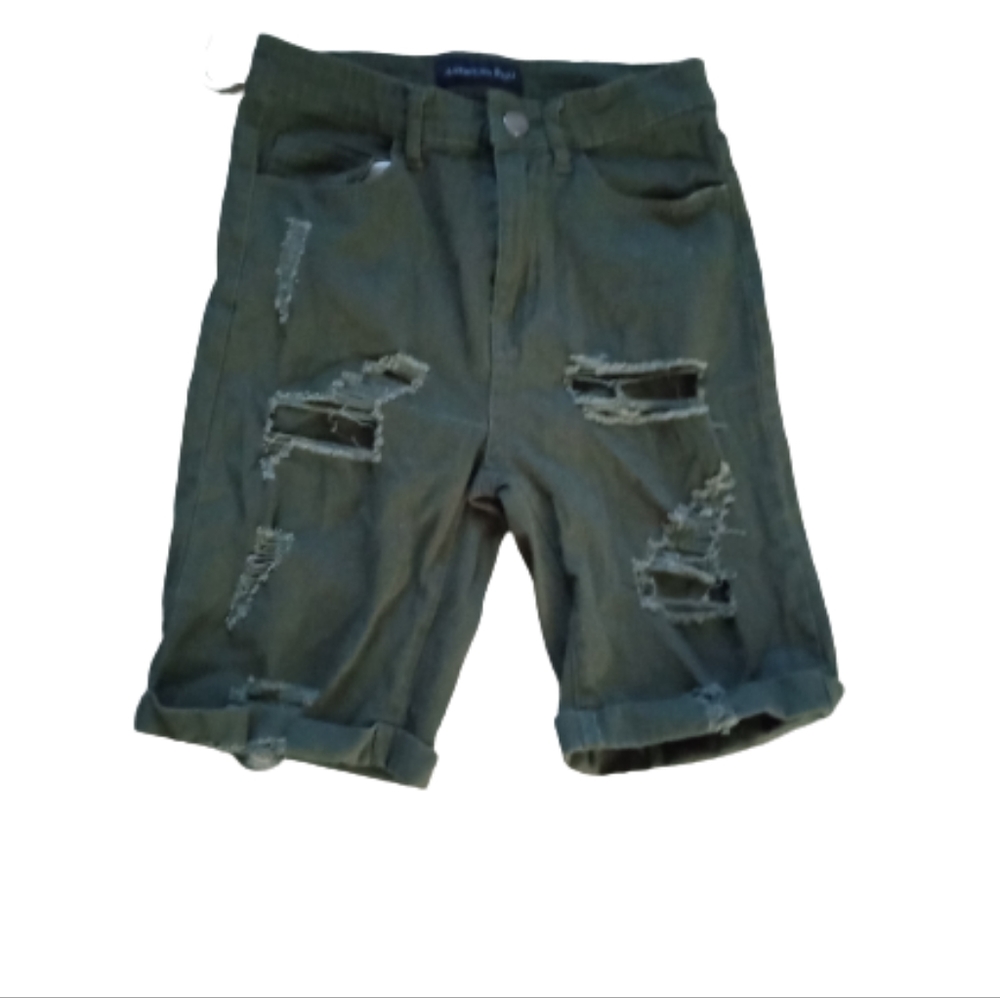 American Bazi Distressed Shors
